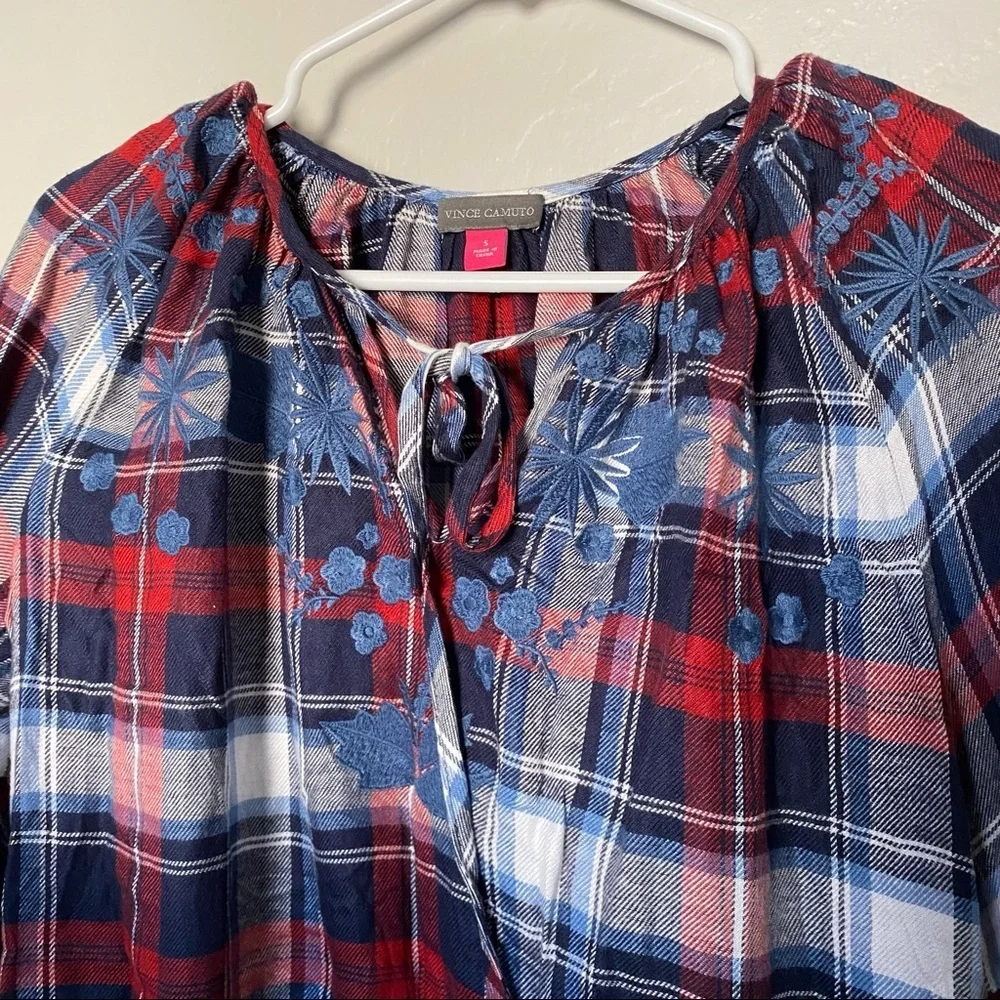 𝅺Vince Camuto Embroidered Blue and Red Peasant Blouse Size Small NWT - Picture 6 of 10